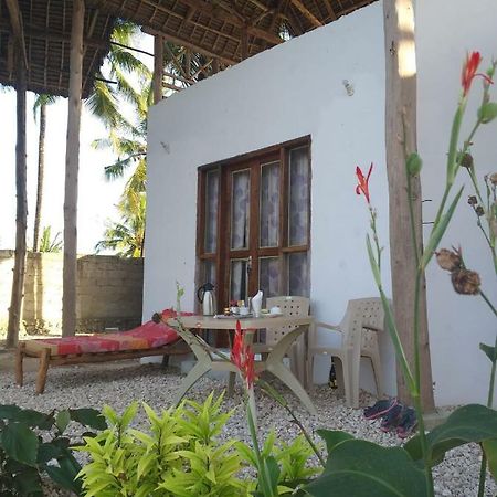 Malik Villa-Matemwe Bnb And Restaurant Экстерьер фото